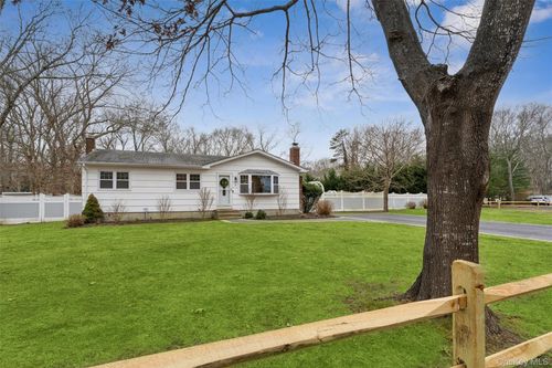 31 Howell Pl, Speonk, NY, 11972-2502 | Card Image