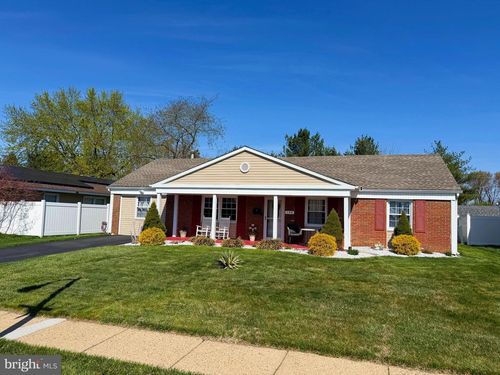 146 Glenview Ln, Willingboro, NJ, 08046-3239 | Card Image