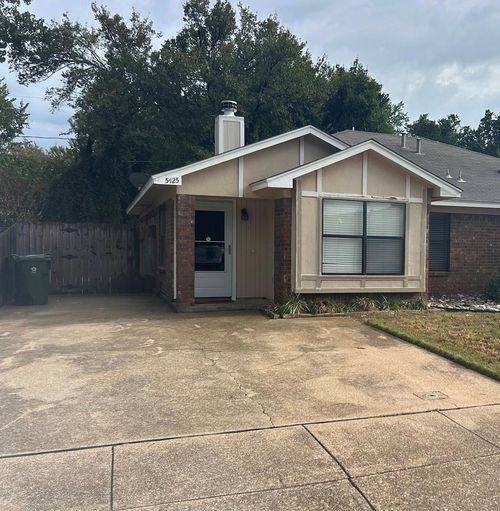 5425 Stagetrail Dr, Arlington, TX, 76017-2034 | Card Image