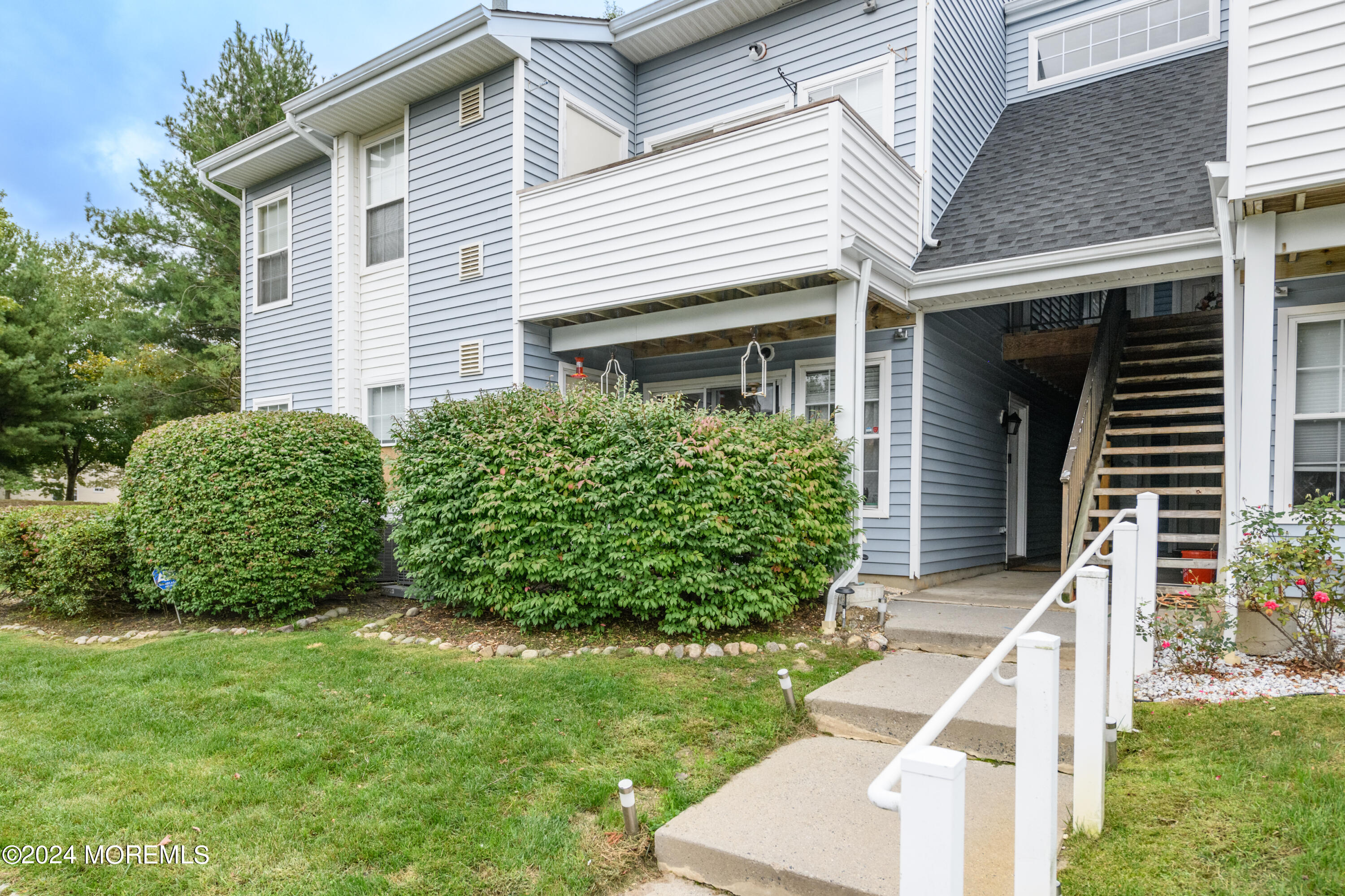 Jockey Ln, Tinton Falls, NJ 07753