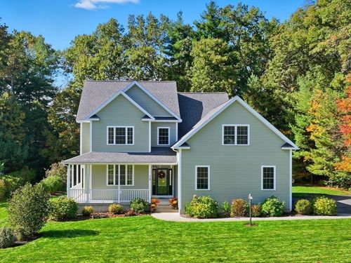 12 Fox Run, Easthampton, MA, 01027-5801 | Card Image