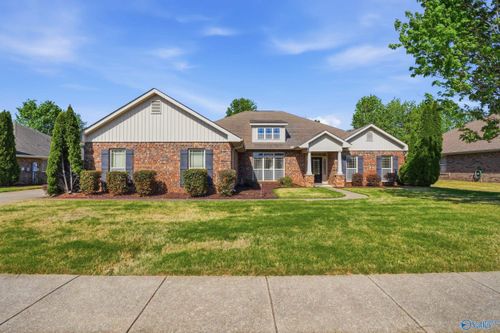 622 Summer Cove Cir Nw, Madison, AL, 35757-7585 | Card Image