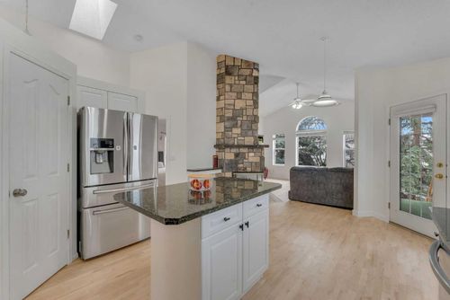 44 Douglas Glen Crescent, Calgary, AB, T2Z3M6 | Card Image