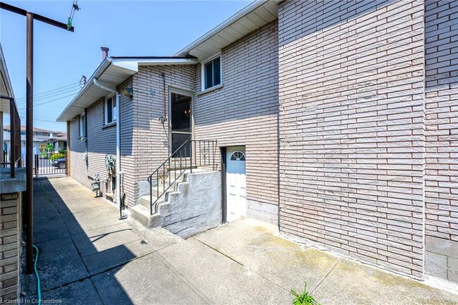 11 Algonquin Crt, House other with 3 bedrooms, 2 bathrooms and 3 parking in Hamilton ON | Image 28