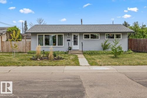 8205 162 St Nw, Edmonton, AB, T5R2L9 | Card Image