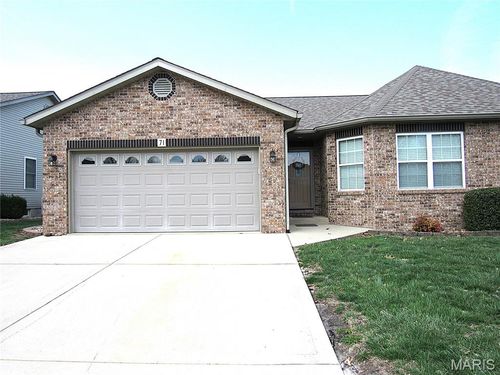 71 Brooks Dr, Bethalto, IL, 62010-2183 | Card Image
