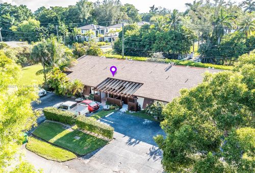 895 Sw 120th Way, Davie, FL, 33325-3888 | Card Image
