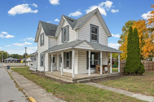 611 S Railroad St, Brookston, IN, 47923-8407 | Card Image