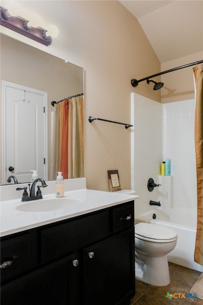 102 Cobble Stone Ct, House other with 5 bedrooms, 4 bathrooms and null parking in Victoria TX | Image 24