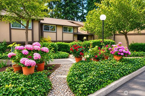 h6-4725 176th St Sw, Lynnwood, WA, 98037-3425 | Card Image