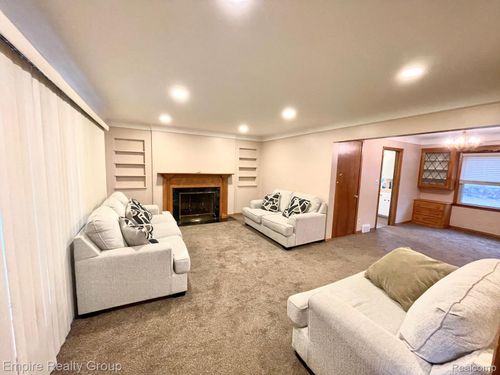 1031 N Vernon St, Dearborn, MI, 48128-2510 | Card Image