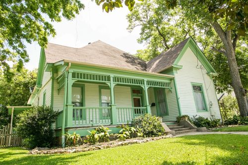 604 Sycamore St, Brenham, TX, 77833-3257 | Card Image
