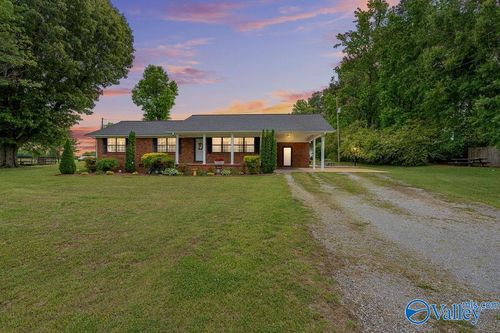 523 Bluff Rd, Section, AL, 35771-7307 | Card Image