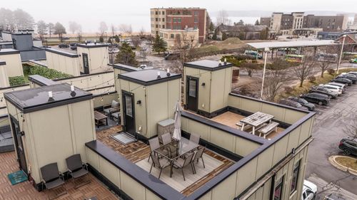 134 Gillis St, Traverse City, MI, 49684-2727 | Card Image