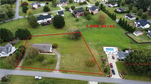 417 Fulton Ave, Mount Airy, NC, 27030-2423 | Card Image