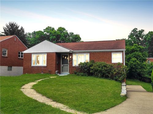 1072 Thornwood Dr, Castle Shannon, PA, 15234-1166 | Card Image