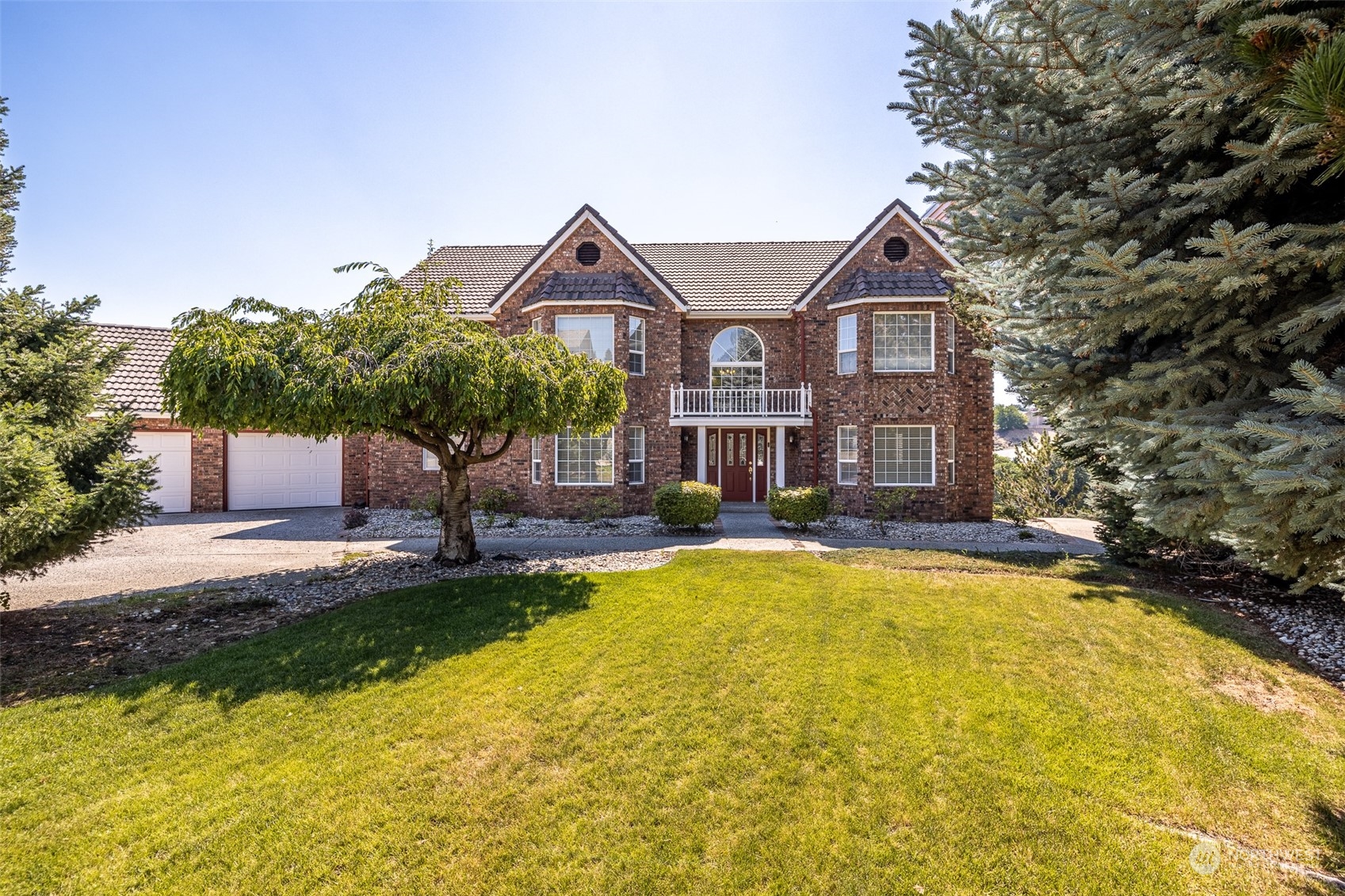 Rolling Hills Ln, Wenatchee, WA 98801