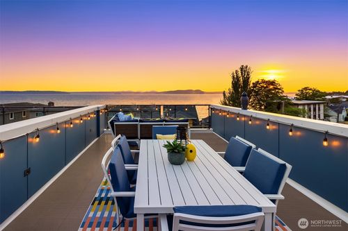 a-3852 Beach Dr Sw, Seattle, WA, 98116-3522 | Card Image