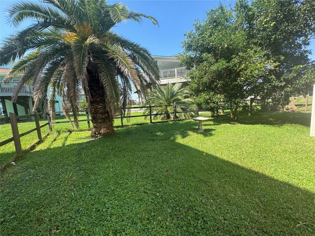 2021 Vista Dr, House other with 2 bedrooms, 2 bathrooms and 3 parking in Crystal Beach TX | Image 42