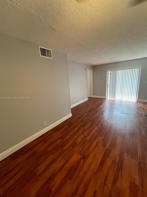 103-21906 Lake Forest Cir, Boca Raton, FL, 33433-3309 | Card Image