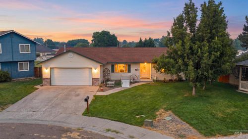 30 Maple Dr, Weiser, ID, 83672-1566 | Card Image
