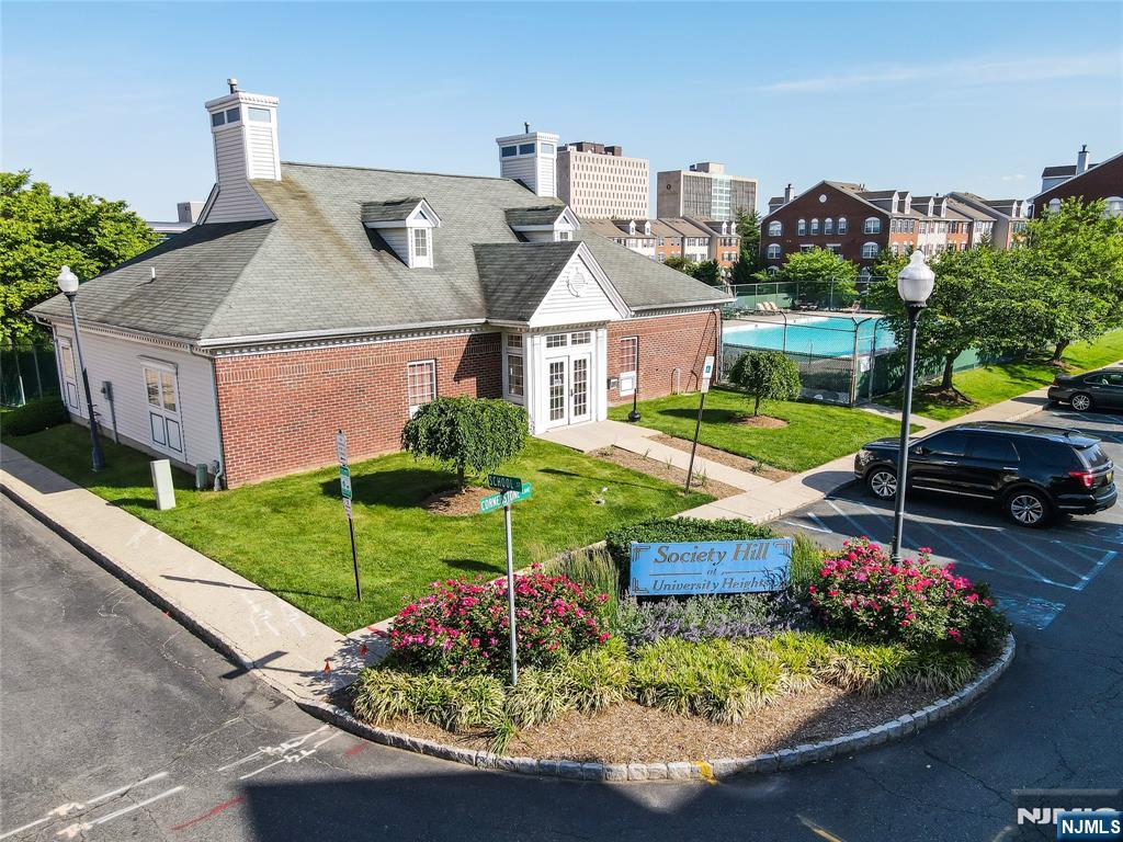 Residential Lease in Newark 4