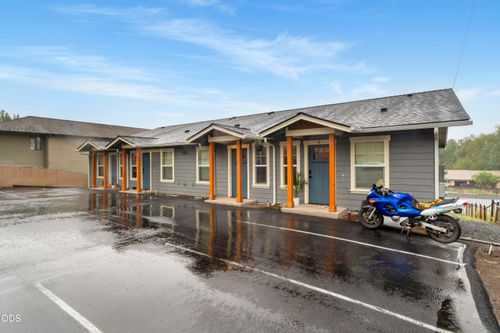 382 Ne 10th St, Prineville, OR, 97754-2038 | Card Image