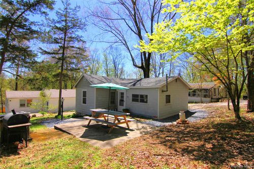 18-35 Glanhope Rd, Hopewell Junction, NY, 12533-7433 | Card Image