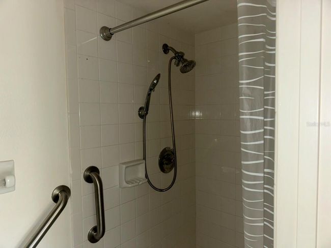 Bathroom 2 | Image 8