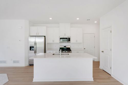 11064 203rd St W, Lakeville, MN, 55044-5956 | Card Image