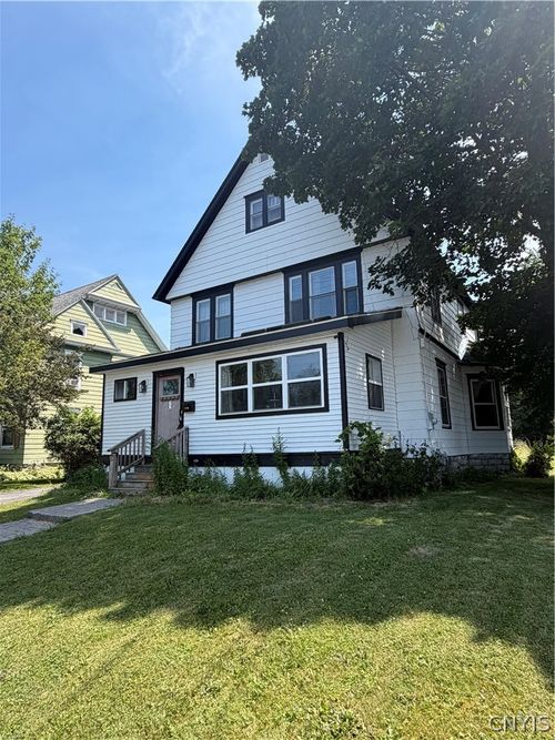 1113 Washington St, Watertown, NY, 13601-4352 | Card Image
