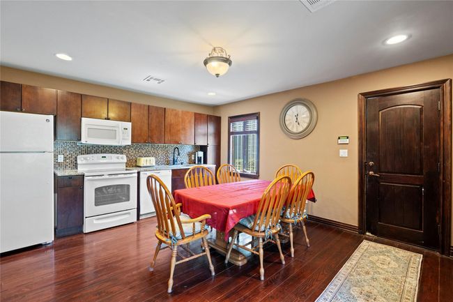 In-law Suite with Separate Entrance | Image 23