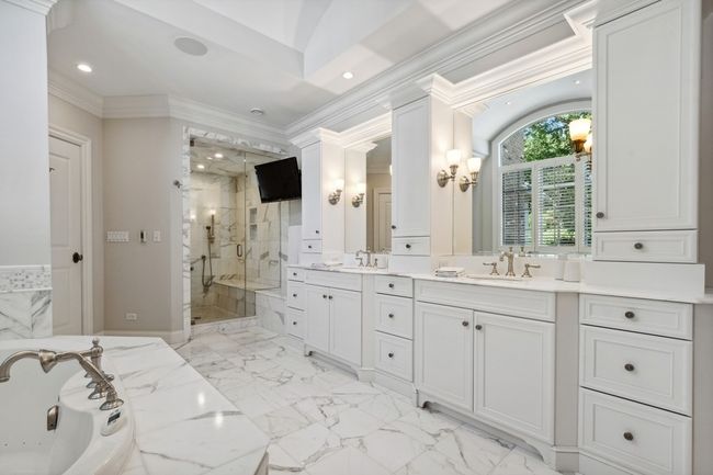 2239 Sheridan Rd, Home with 4 bedrooms, 8 bathrooms and null parking in Highland Park IL | Image 27