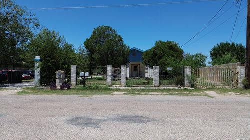 2593 Eidson Rd, Eagle Pass, TX, 78852-6923 | Card Image