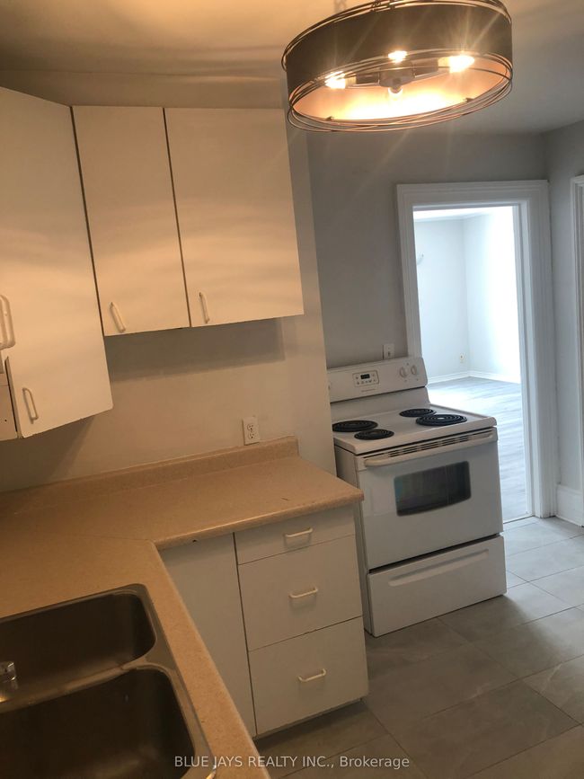 APT-1 - 60 Main St E, Home with 2 bedrooms, 2 bathrooms and 1 parking in Southgate ON | Image 4