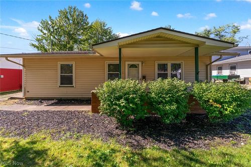 2531 Chestnut St, Girard, OH, 44420-3106 | Card Image
