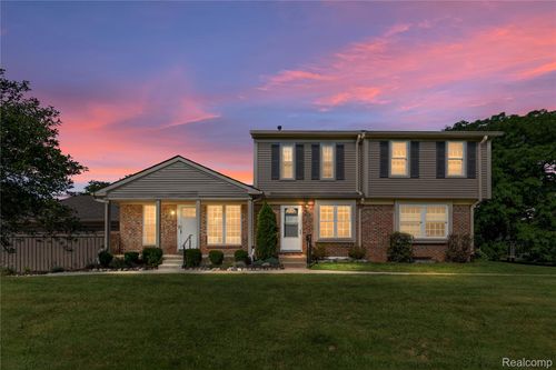 2802 Bombridge Ct, Ann Arbor, MI, 48104-6718 | Card Image