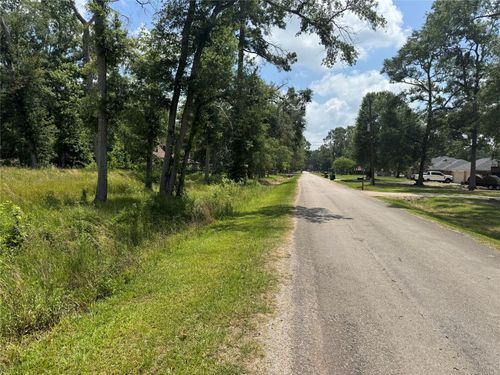 35 Sycamore St, New Caney, TX, 77357-2828 | Card Image