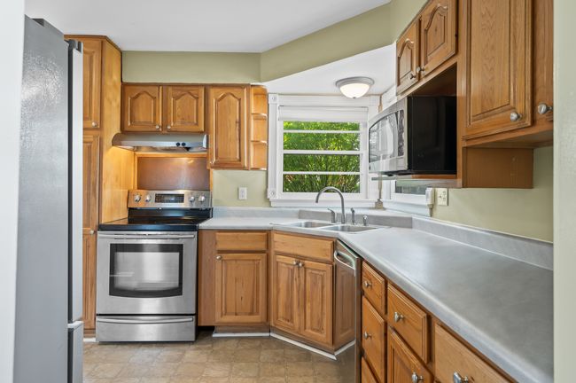 Stainless Steel Appliances | Image 11