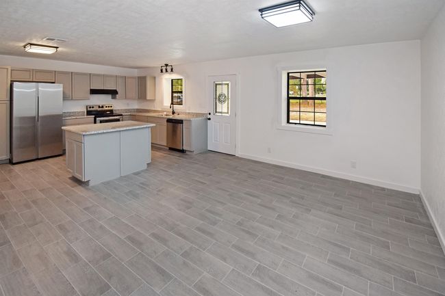 2520 Howell Rd, House other with 3 bedrooms, 2 bathrooms and null parking in Silsbee TX | Image 5