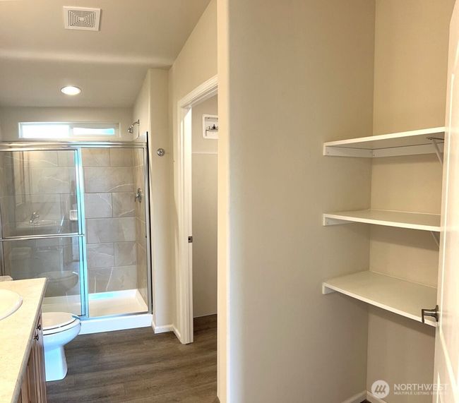 Prime bathroom shelving | Image 20