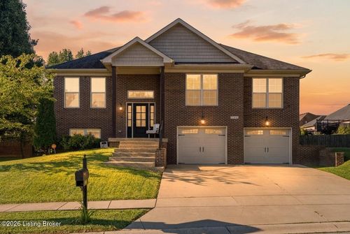 1505 Overlook Cir, Shelbyville, KY, 40065-8453 | Card Image