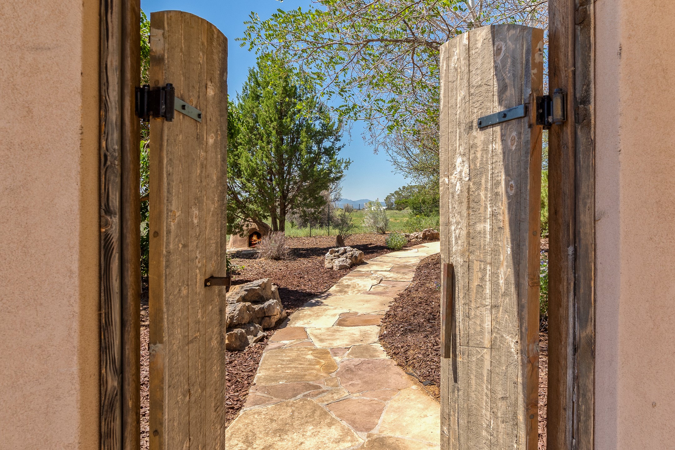 Camino Amansador , Santa Fe, NM 87508