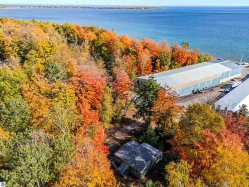 10835 N Shore Dr, Northport, MI, 49670-9752 | Card Image