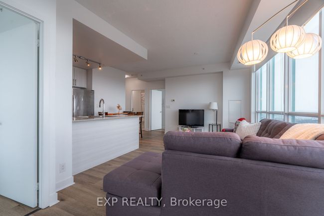 2008 - 3985 Grand Park Dr, Condo with 3 bedrooms, 2 bathrooms and 1 parking in Mississauga ON | Image 9