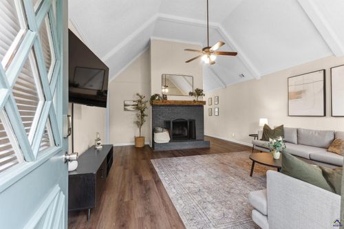 1100 Kenwood Dr, Perry, GA, 31069-2916 | Card Image