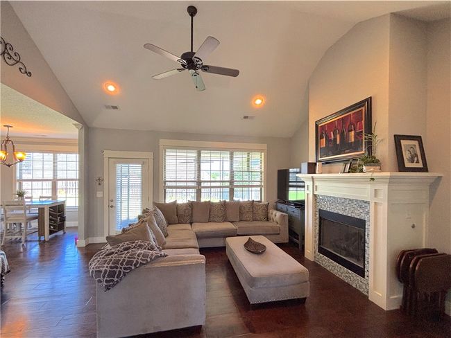 1610 Sweetbriar Way, House other with 4 bedrooms, 2 bathrooms and null parking in Centerton AR | Image 9