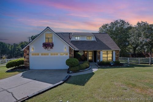 504 Hickory Hill Rd, Sapulpa, OK, 74066-1115 | Card Image