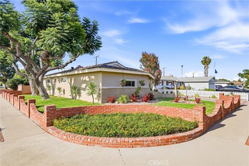 10051 Brookside Dr, Garden Grove, CA, 92840-1052 | Card Image