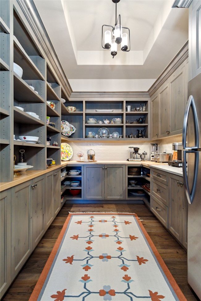 Butler's Pantry | Image 39